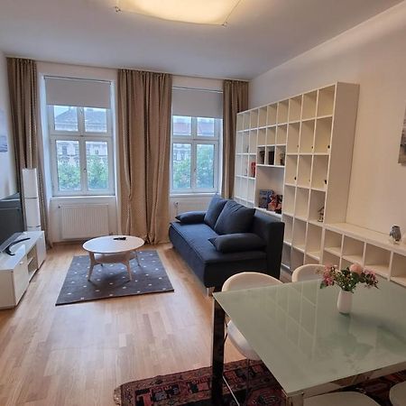 Sunny Apartment Next To Metro 1Br Wenen Buitenkant foto