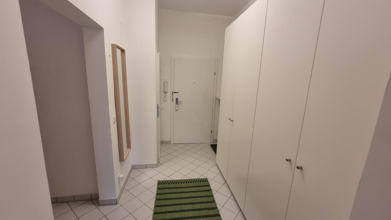 Sunny Apartment Next To Metro 1Br Wenen Buitenkant foto