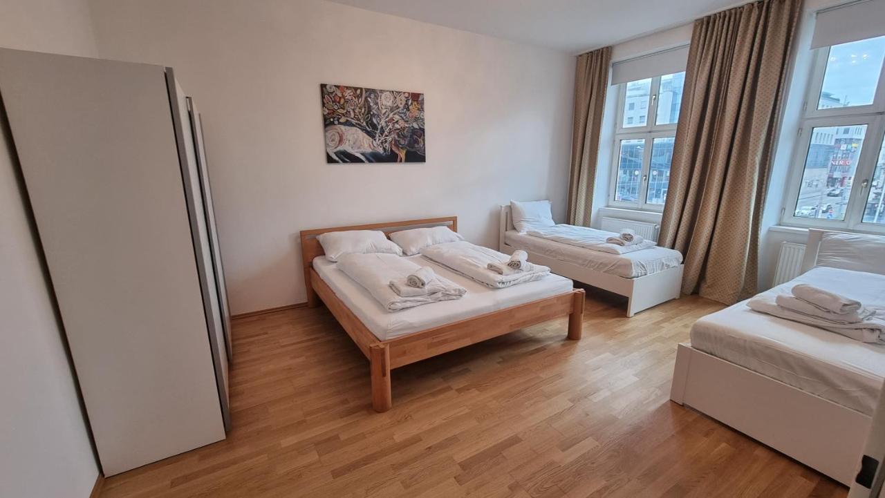 Sunny Apartment Next To Metro 1Br Wenen Buitenkant foto