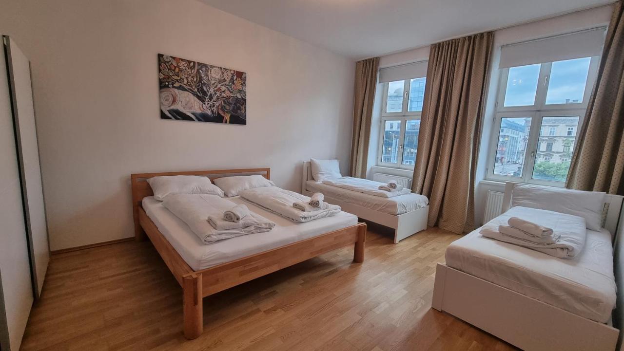 Sunny Apartment Next To Metro 1Br Wenen Buitenkant foto